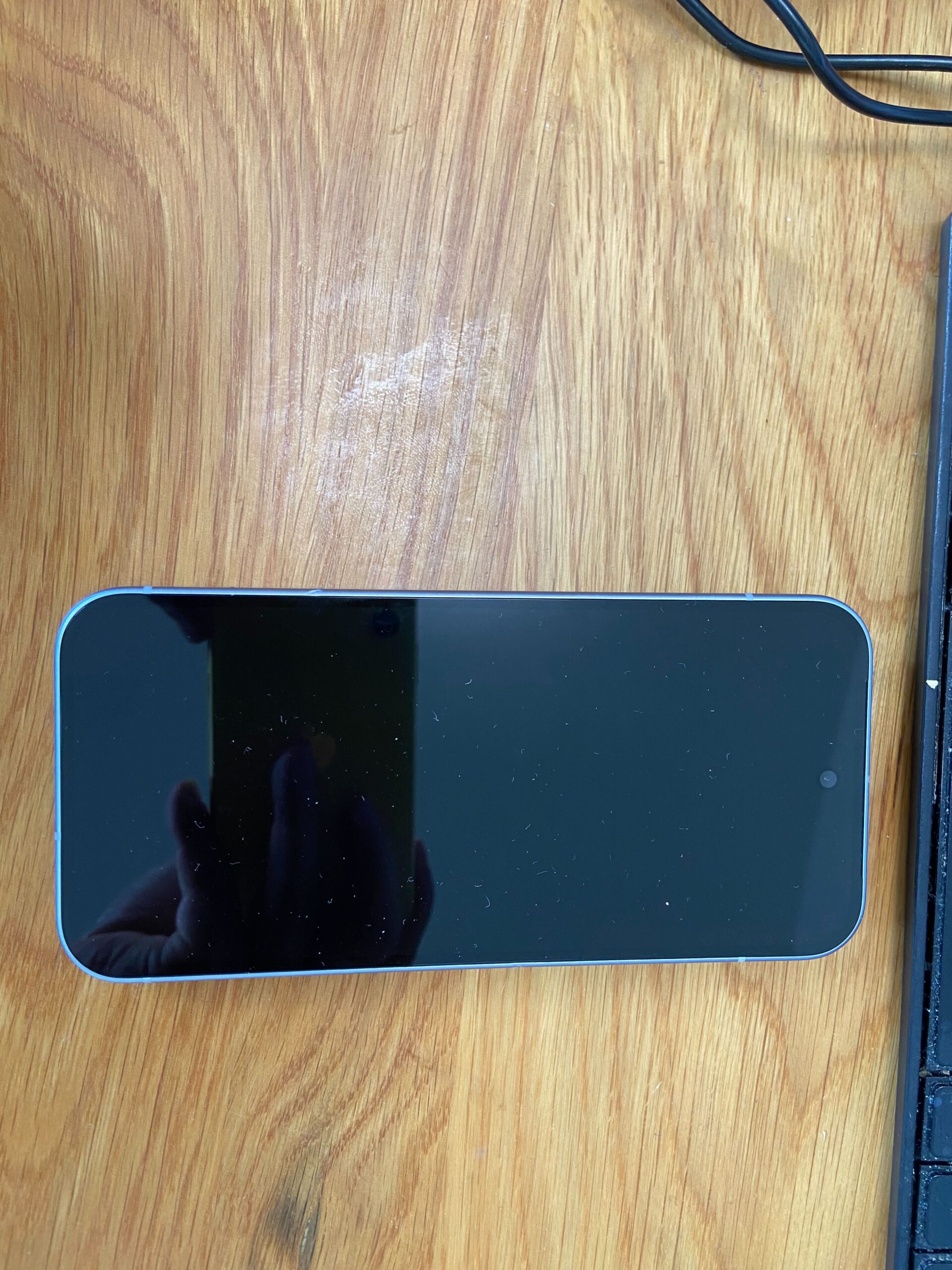 Pixel 10 のバッテリーを adb で実測してみた ── 輝度別の消費電力と「手動では最大輝度にできない」話