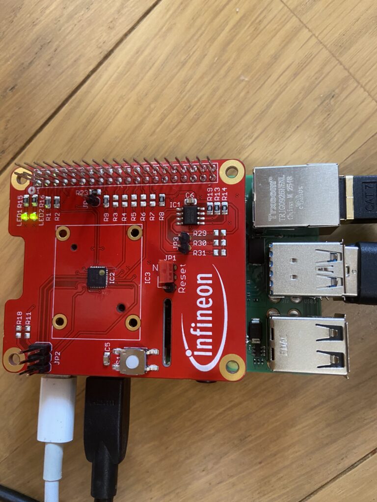 Raspberry Pi 4 に載せた実機 Infineon SLB9670 TPM HAT、v1.85 PQC を拒否したチップ